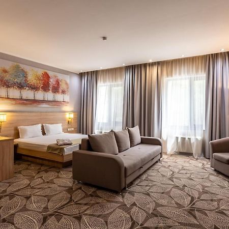 Renion Park Hotel Almaty Exterior photo