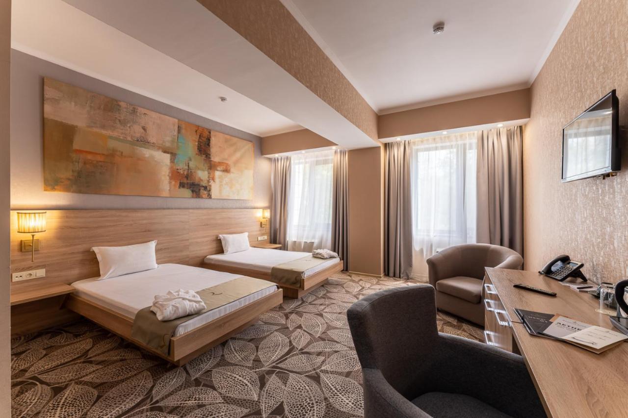 Renion Park Hotel Almaty Exterior photo