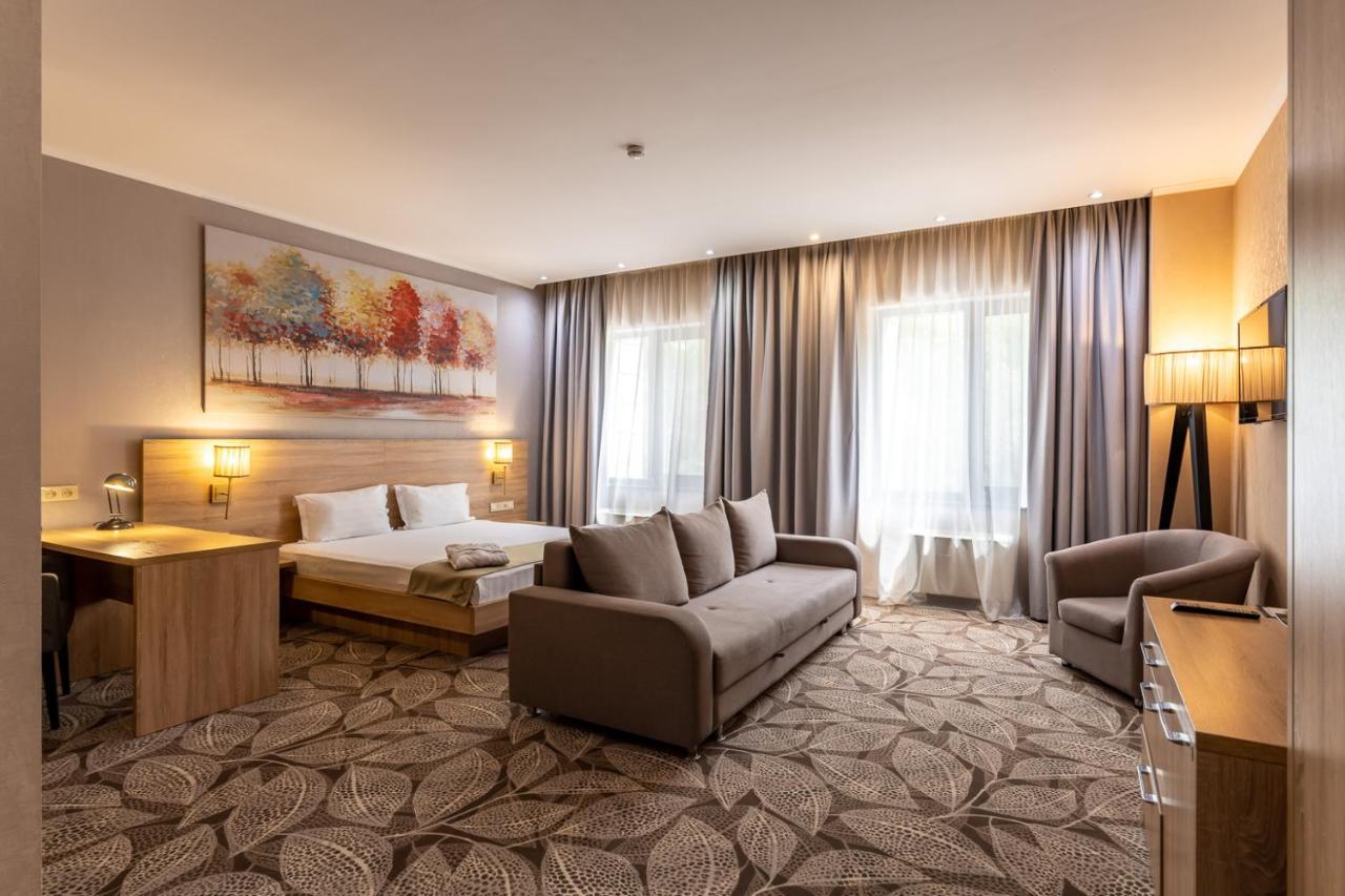 Renion Park Hotel Almaty Exterior photo