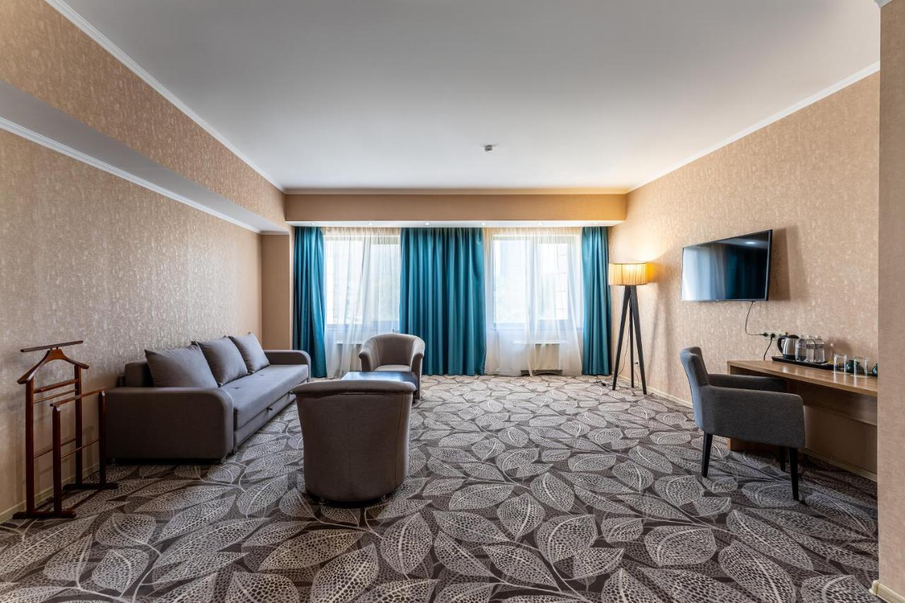 Renion Park Hotel Almaty Exterior photo