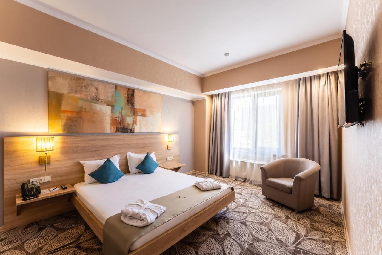 Renion Park Hotel Almaty Exterior photo