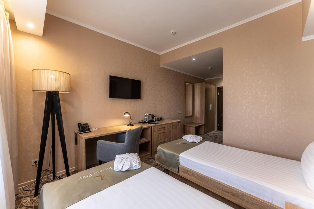 Renion Park Hotel Almaty Exterior photo