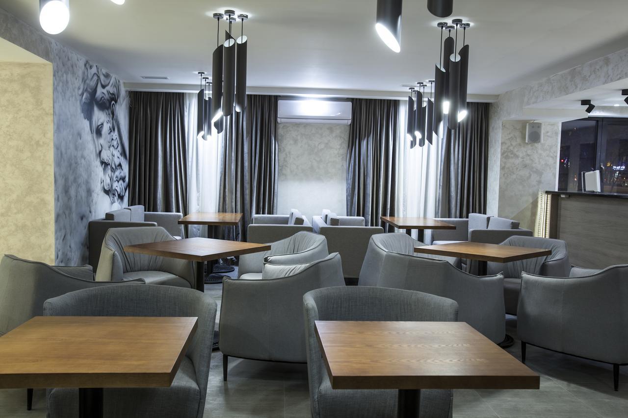 Renion Park Hotel Almaty Exterior photo