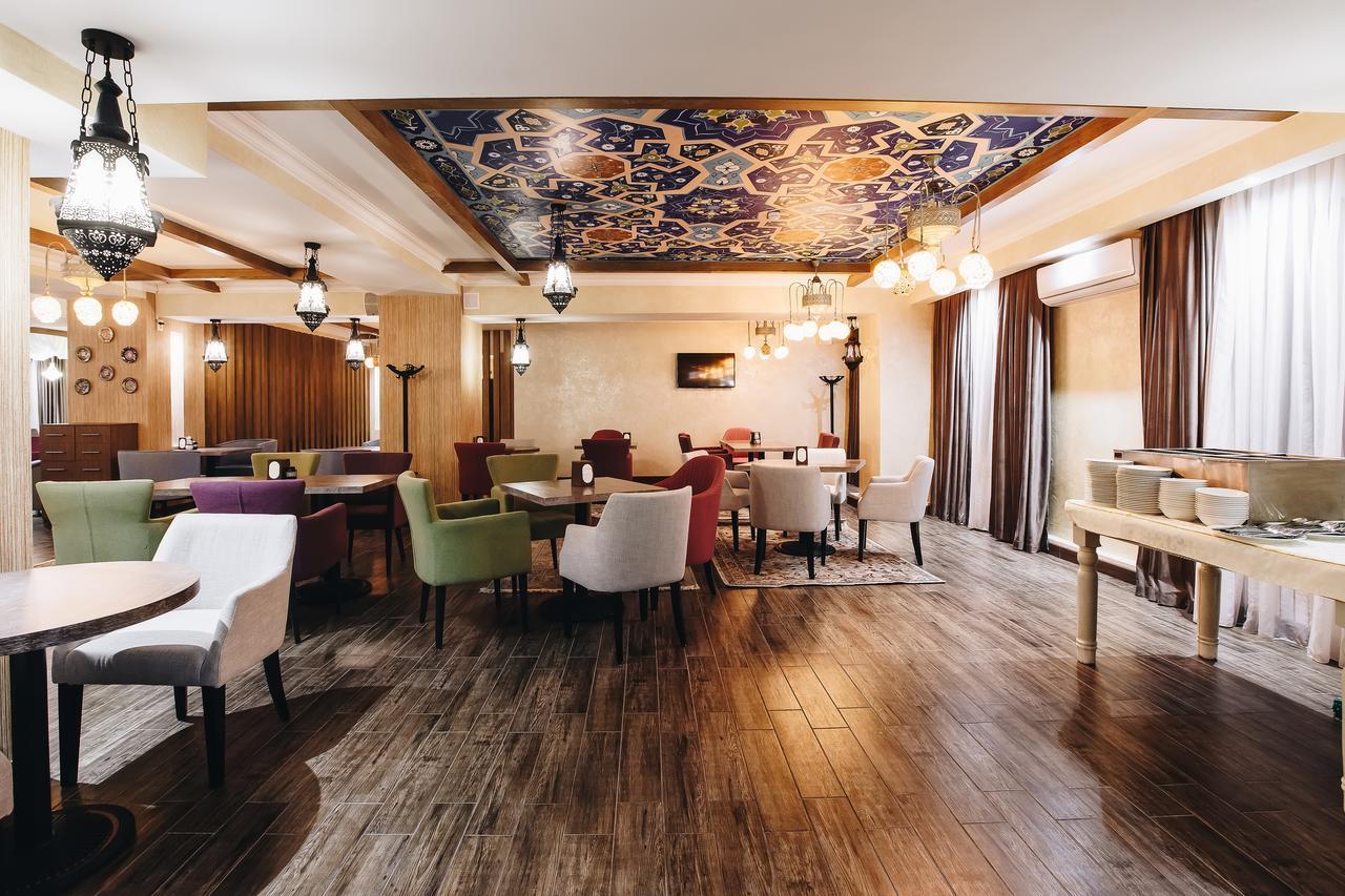 Renion Park Hotel Almaty Exterior photo