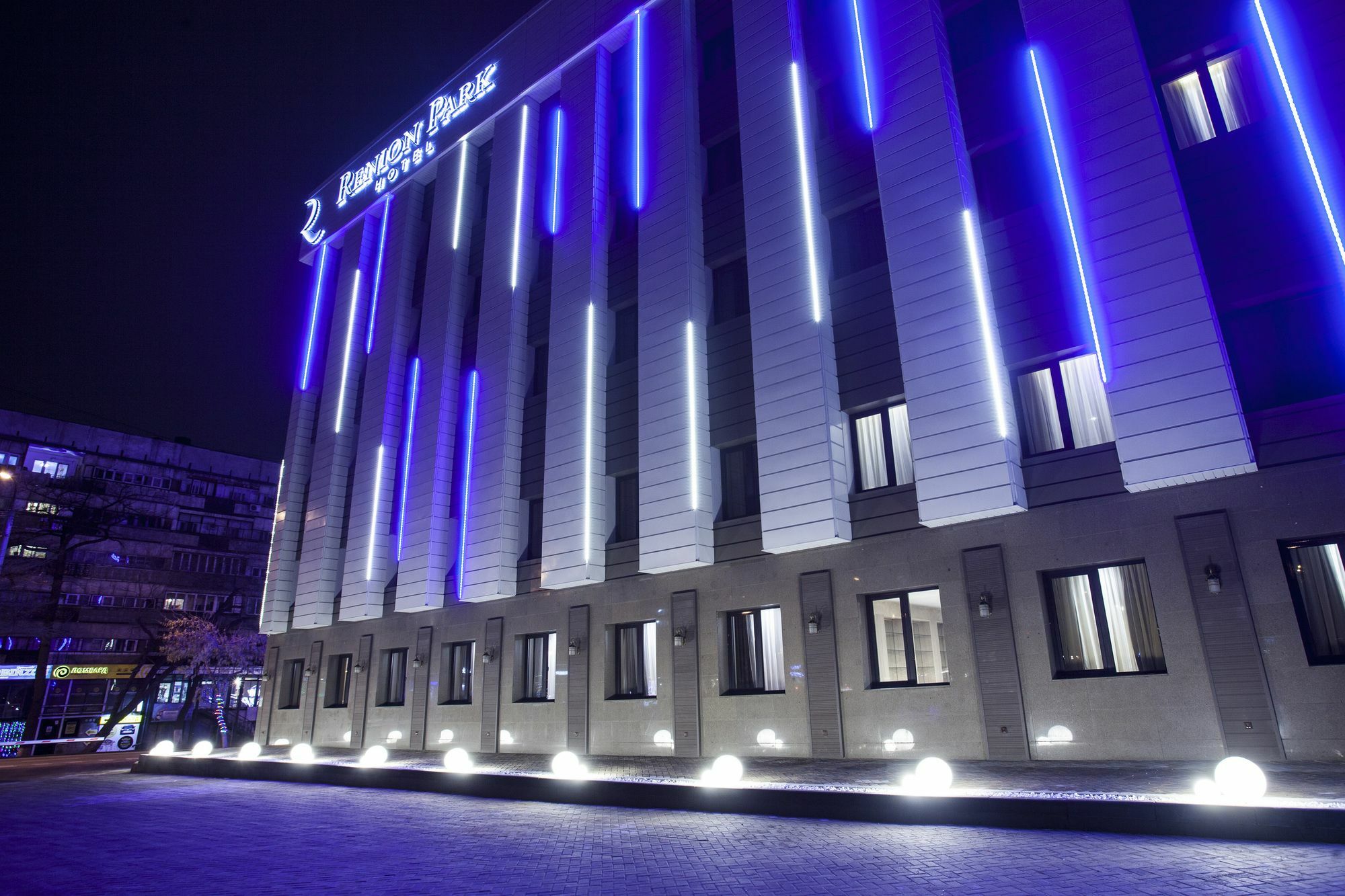 Renion Park Hotel Almaty Exterior photo